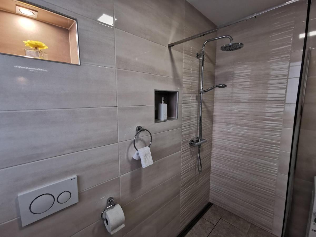 Apartments Alexandra เซเลีย ภายนอก รูปภาพ