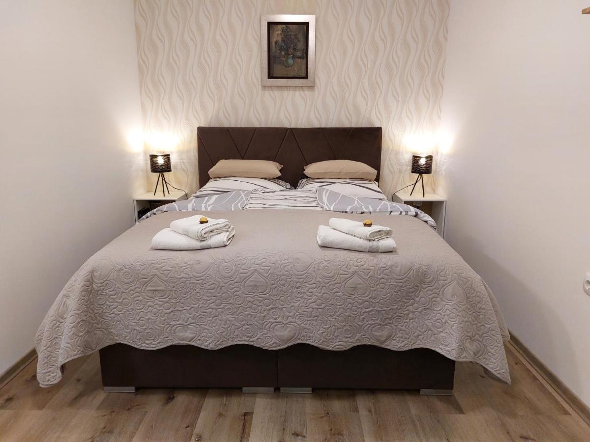 Apartments Alexandra เซเลีย ภายนอก รูปภาพ