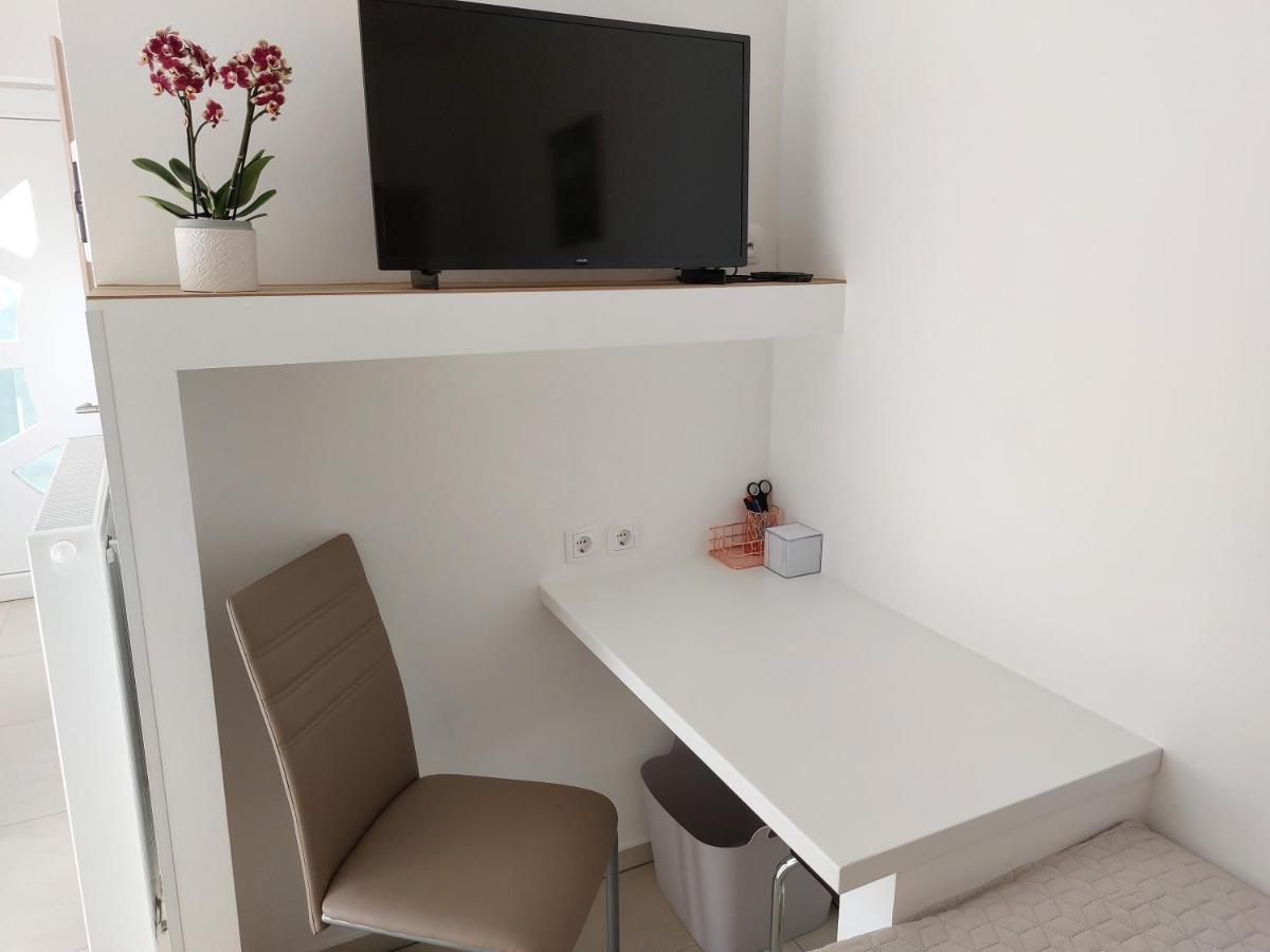 Apartments Alexandra เซเลีย ภายนอก รูปภาพ
