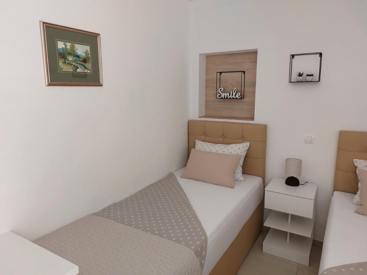 Apartments Alexandra เซเลีย ภายนอก รูปภาพ