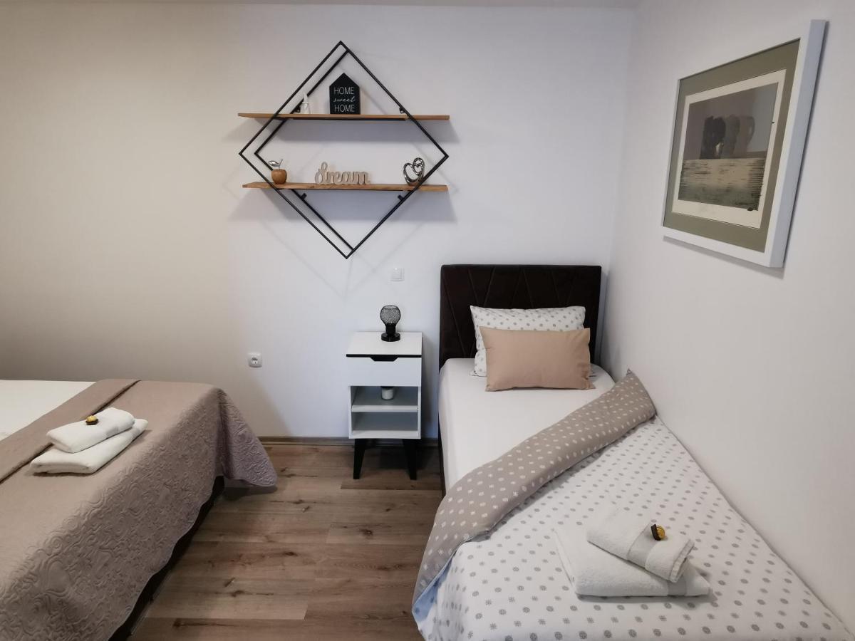 Apartments Alexandra เซเลีย ภายนอก รูปภาพ