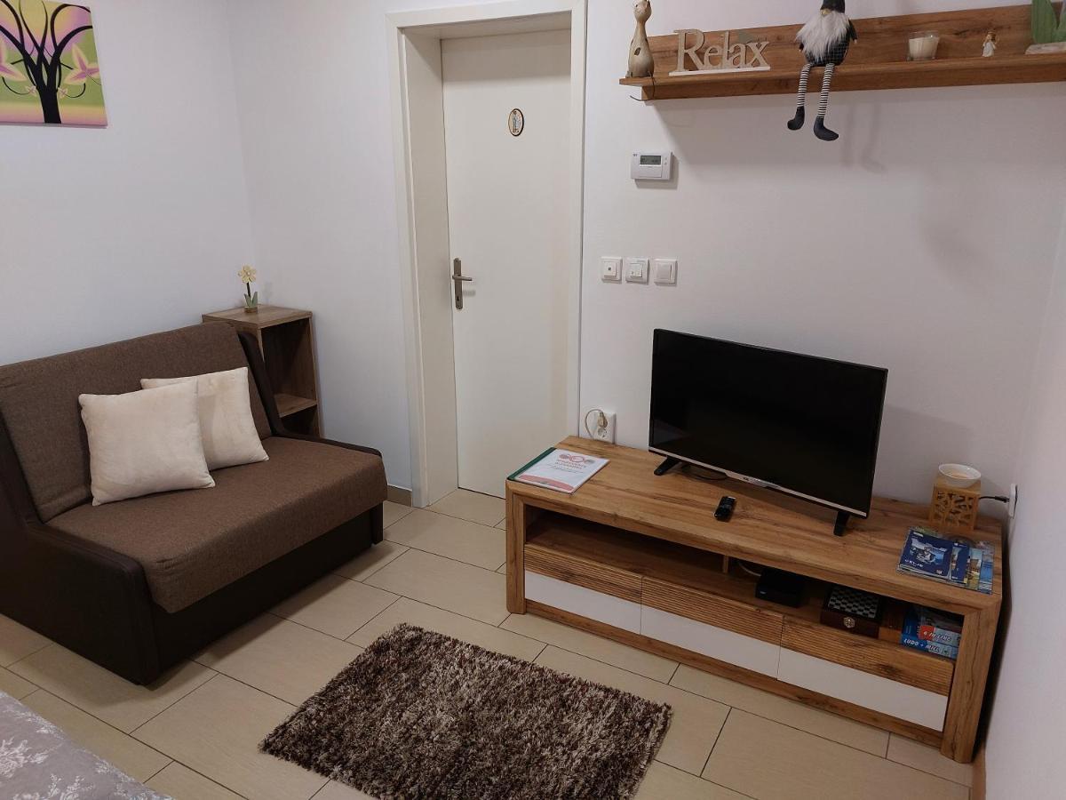 Apartments Alexandra เซเลีย ภายนอก รูปภาพ